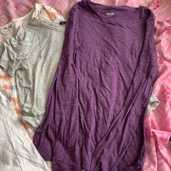 Shirt bundle of Four - Picture 2 of 12